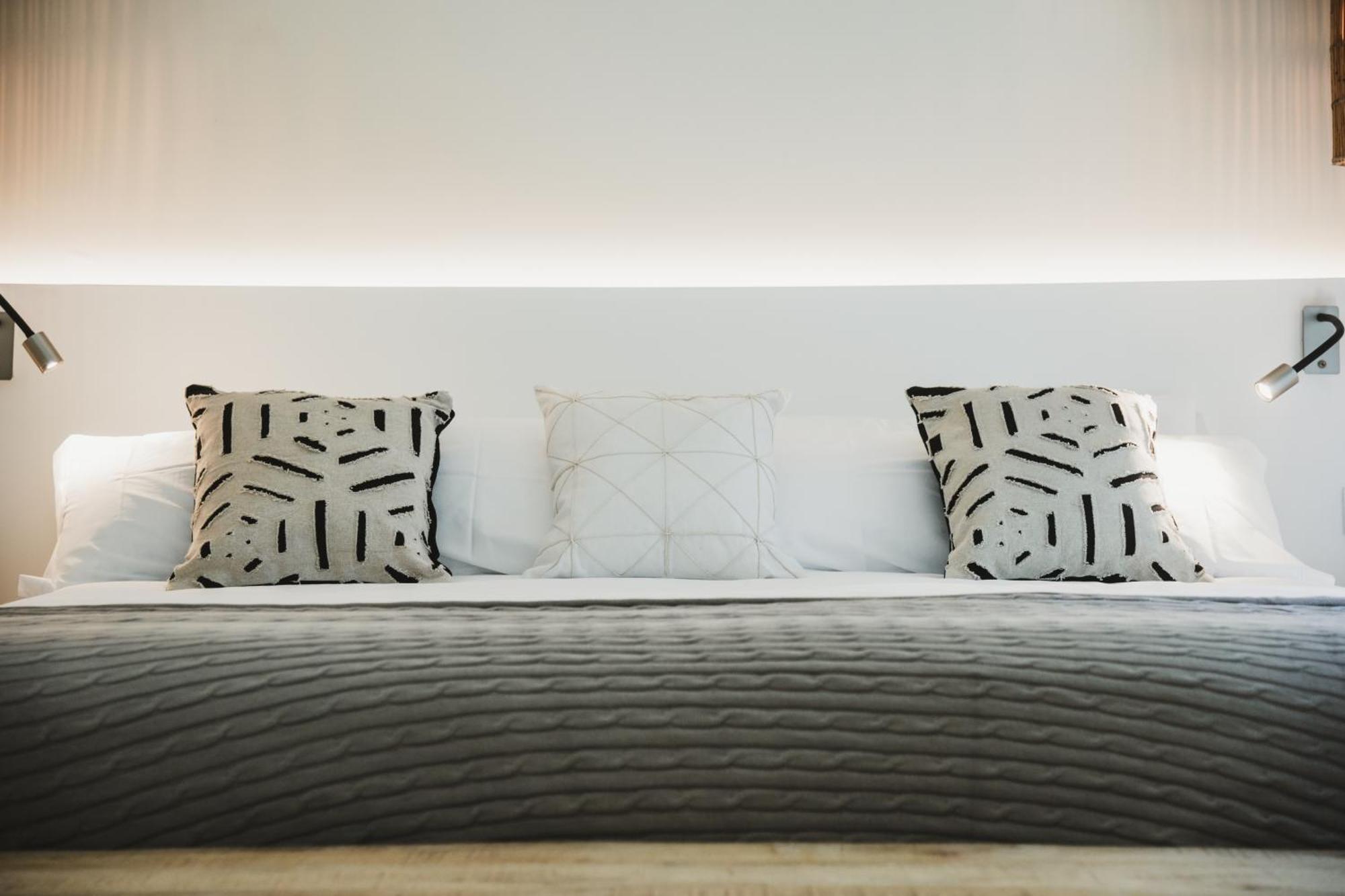 Sensi Azores Nature And Spa Ginetes Δωμάτιο φωτογραφία A bed with cushions